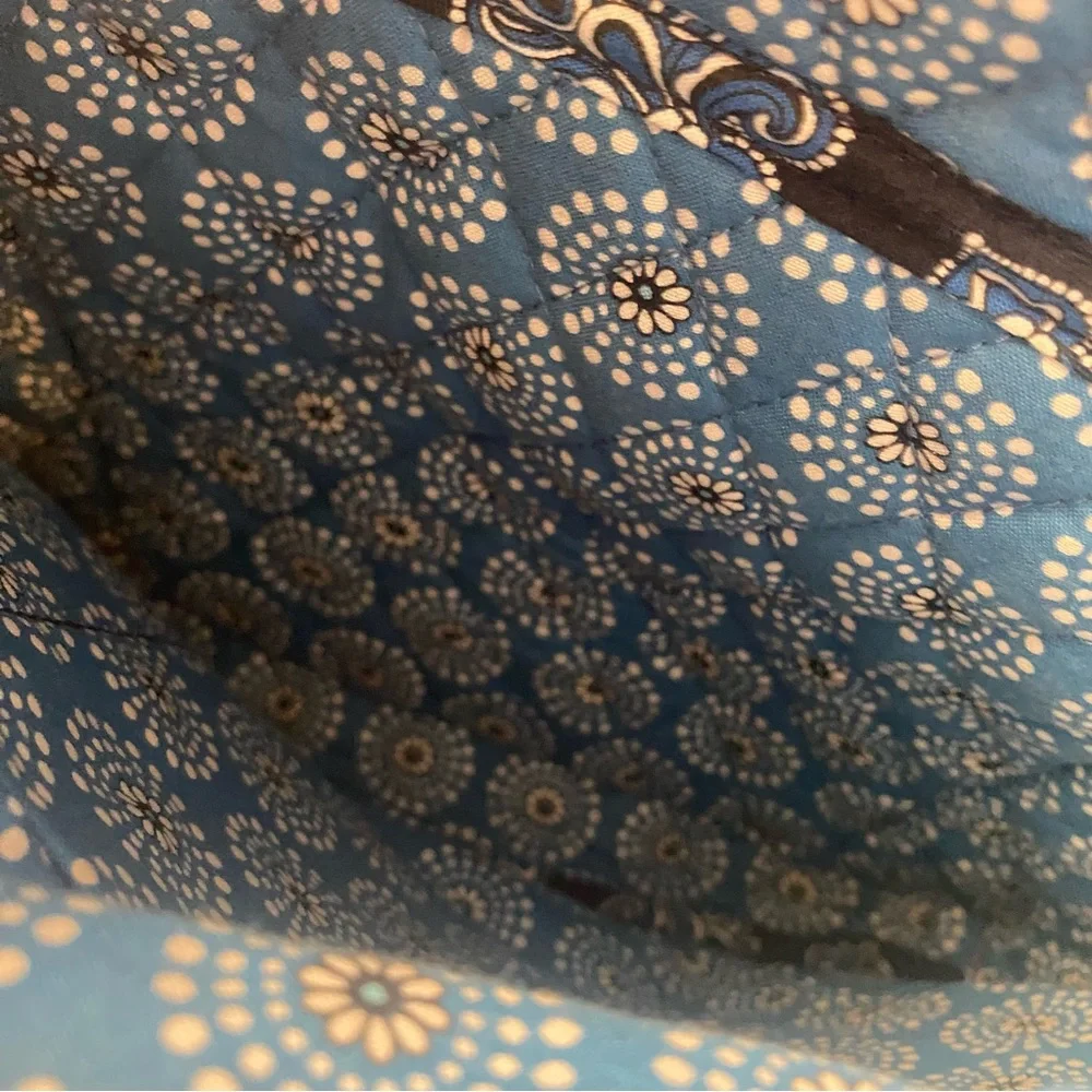 Vera Bradley Crossbody Blue Paisley Front Pocket Adjustable Strap Bag Purse